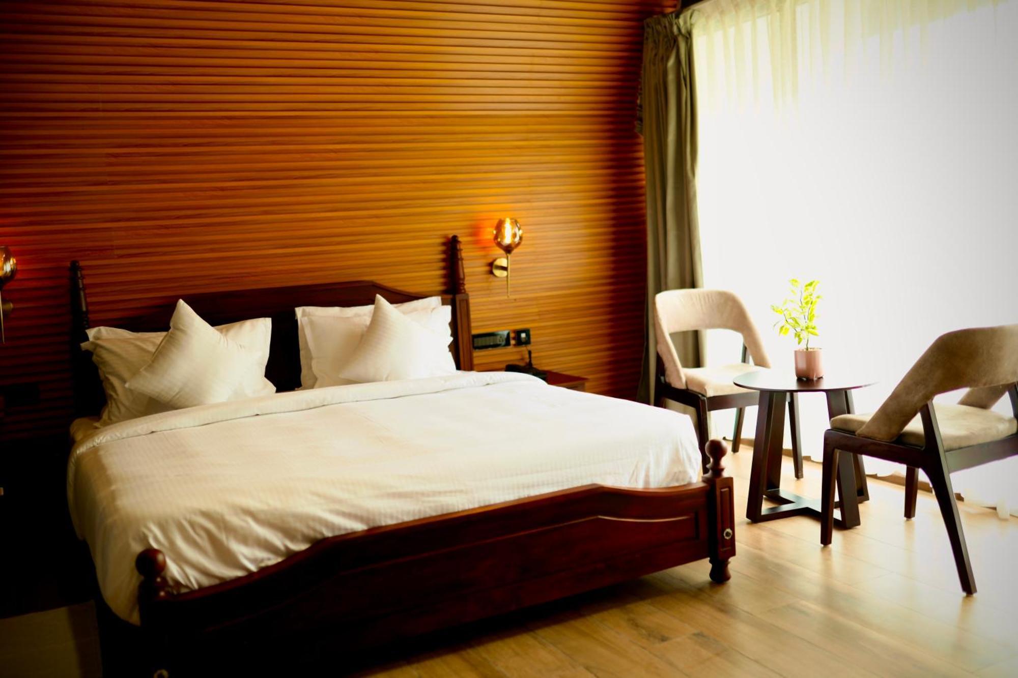 Leela'S 7Th Heaven Resort & Spa Trikunnapuzha Dış mekan fotoğraf