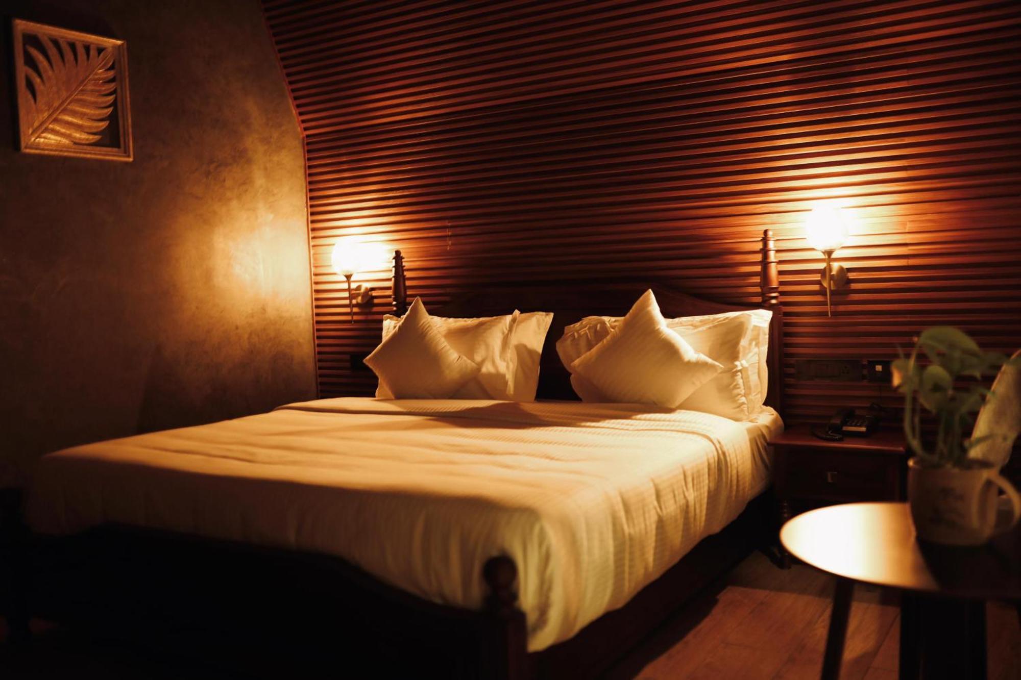 Leela'S 7Th Heaven Resort & Spa Trikunnapuzha Dış mekan fotoğraf