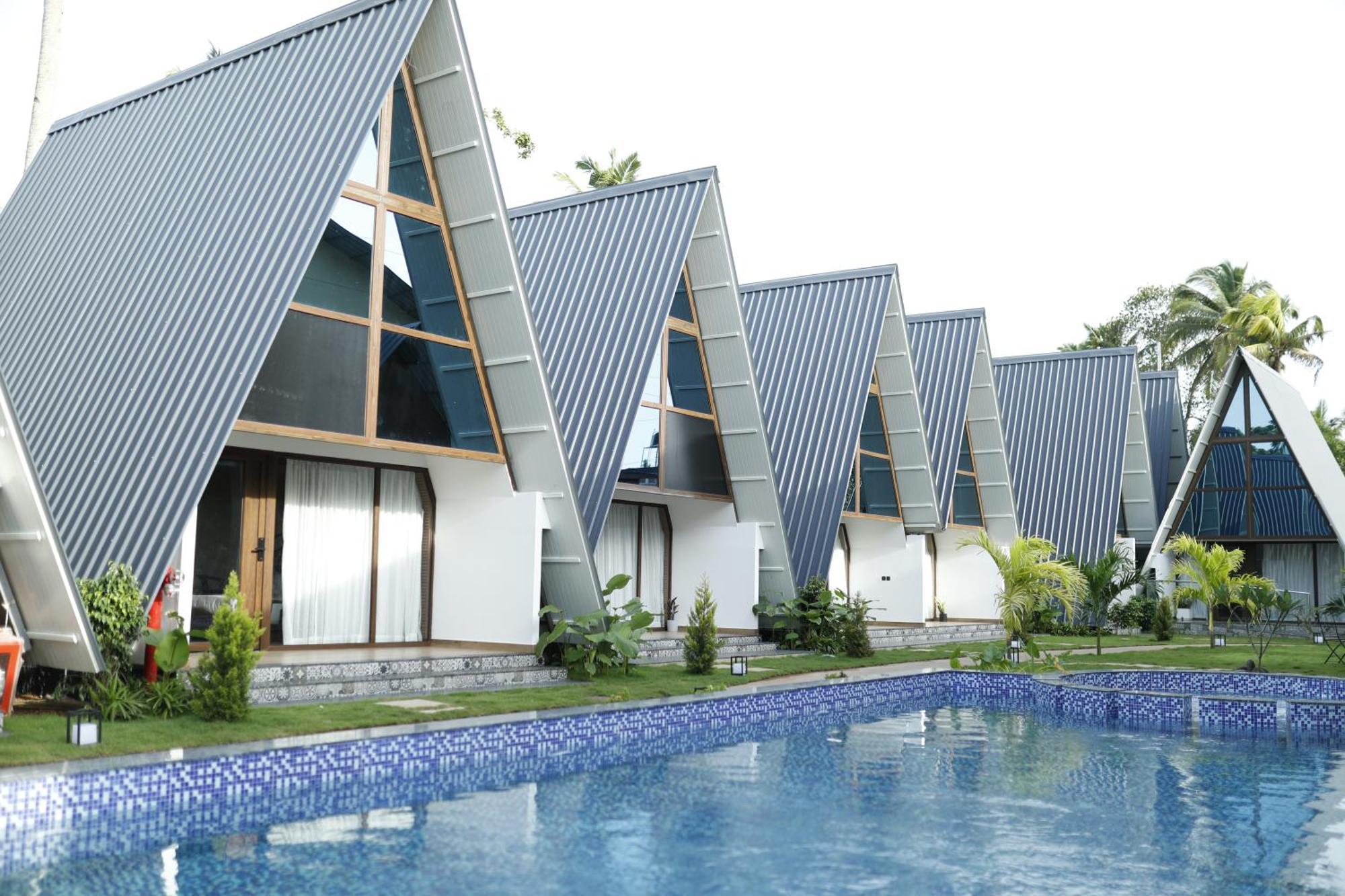 Leela'S 7Th Heaven Resort & Spa Trikunnapuzha Dış mekan fotoğraf