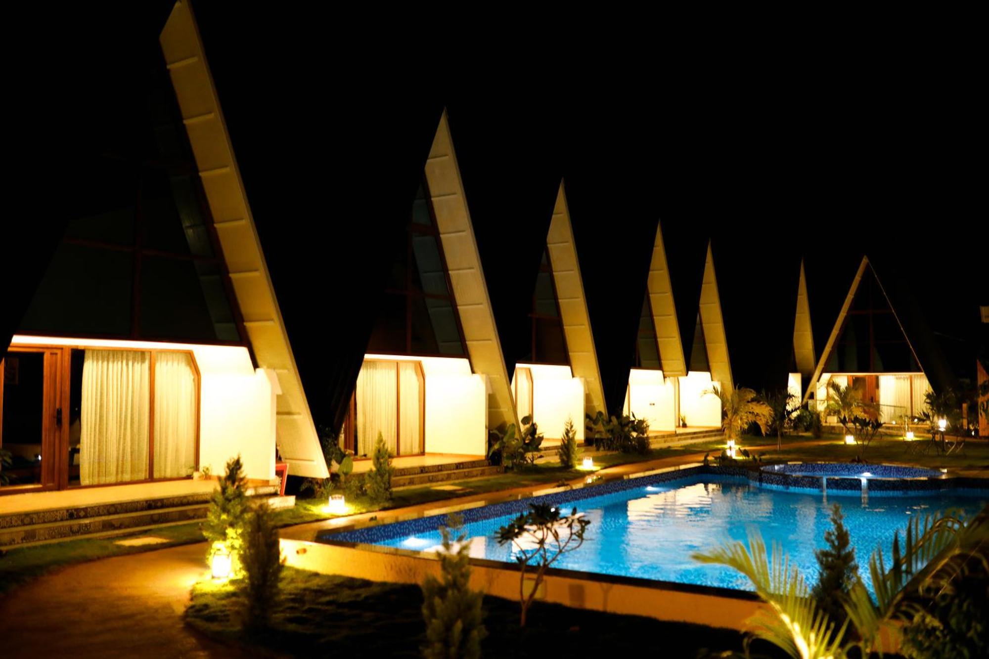 Leela'S 7Th Heaven Resort & Spa Trikunnapuzha Dış mekan fotoğraf